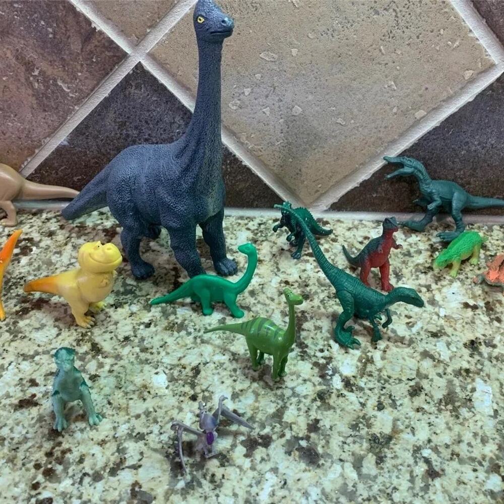 Dinosaur Figure Lot of 15 Kids Plastic Toy Dinosaurs T-Rex Triceratops Mixed